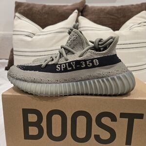 Adidas Womens Yeezy Boost 350 V2 Gray Black Sneakers